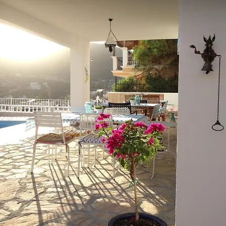 Lavender's Bed & Breakfast 4*