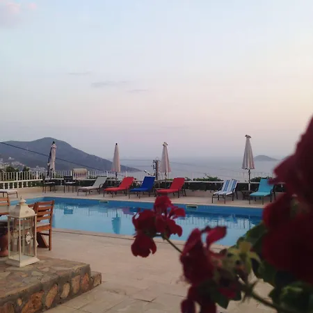 Lavender's Bed & Breakfast 4*